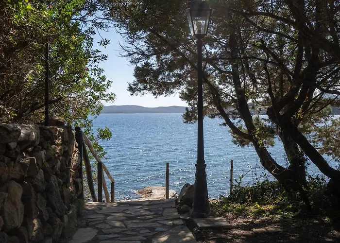 Esclusiva Punta Volpe, Con Accesso Sul Mare *