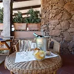 Esclusiva Punta Volpe, Con Accesso Sul Mare *