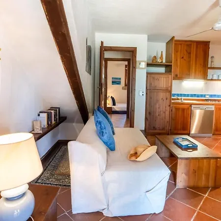 Esclusiva Punta Volpe, Con Accesso Sul Mare *