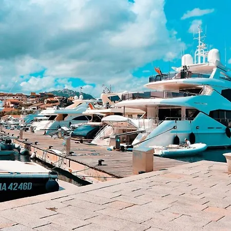 Esclusiva Punta Volpe, Con Accesso Sul Mare Rzym